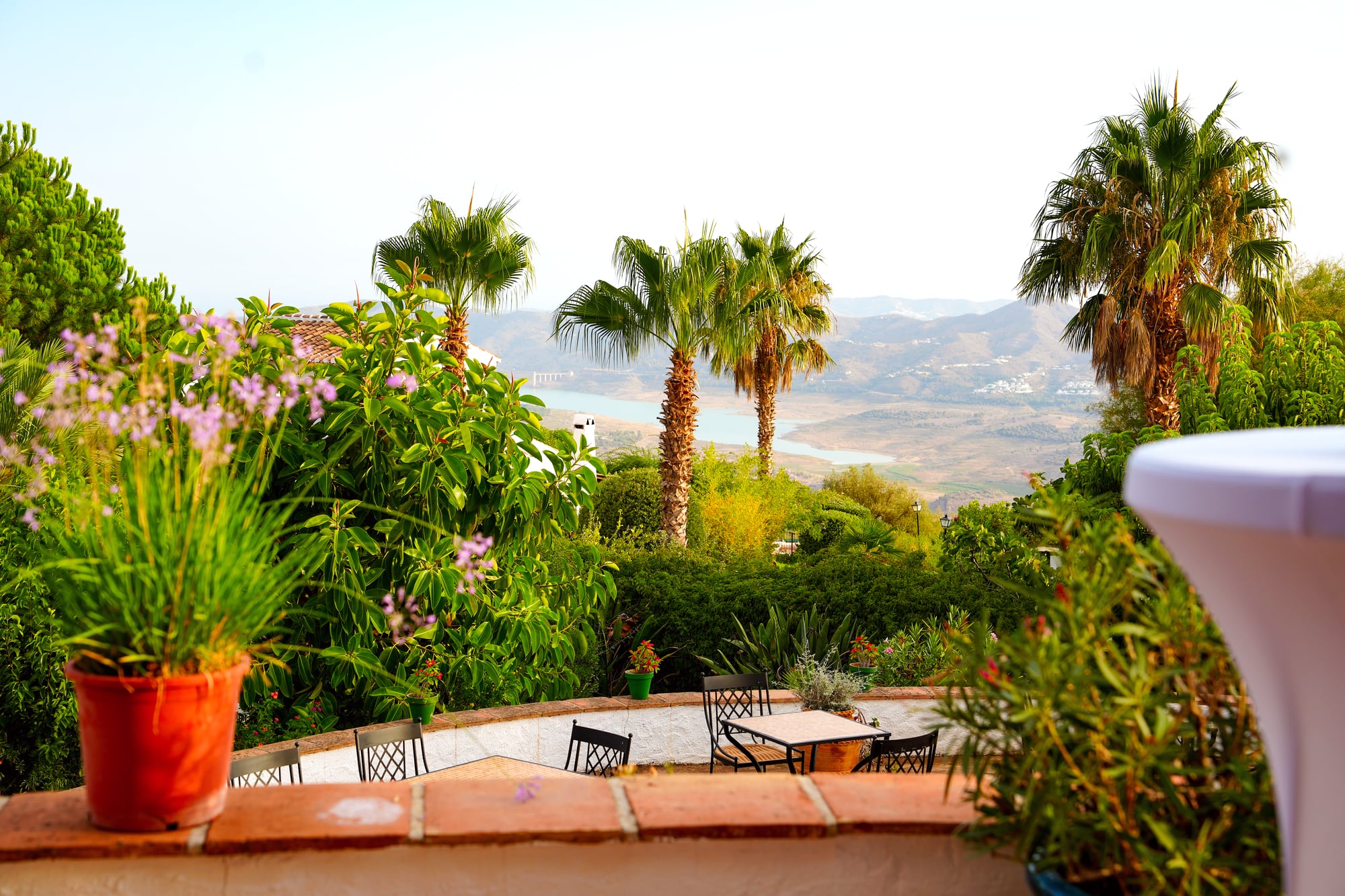 Photograph of dining at Finca Cantueso