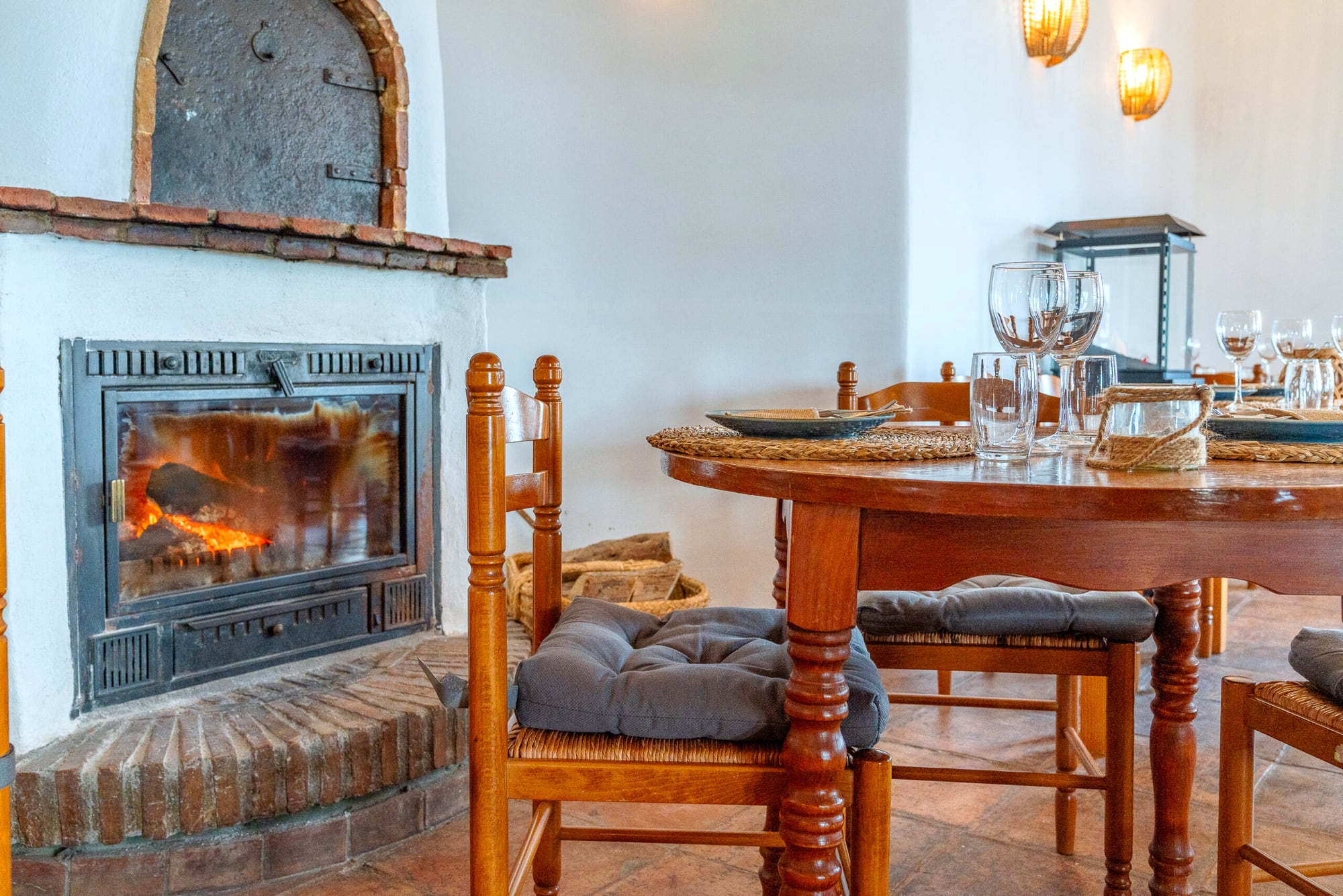 Photograph of dining at Finca Cantueso