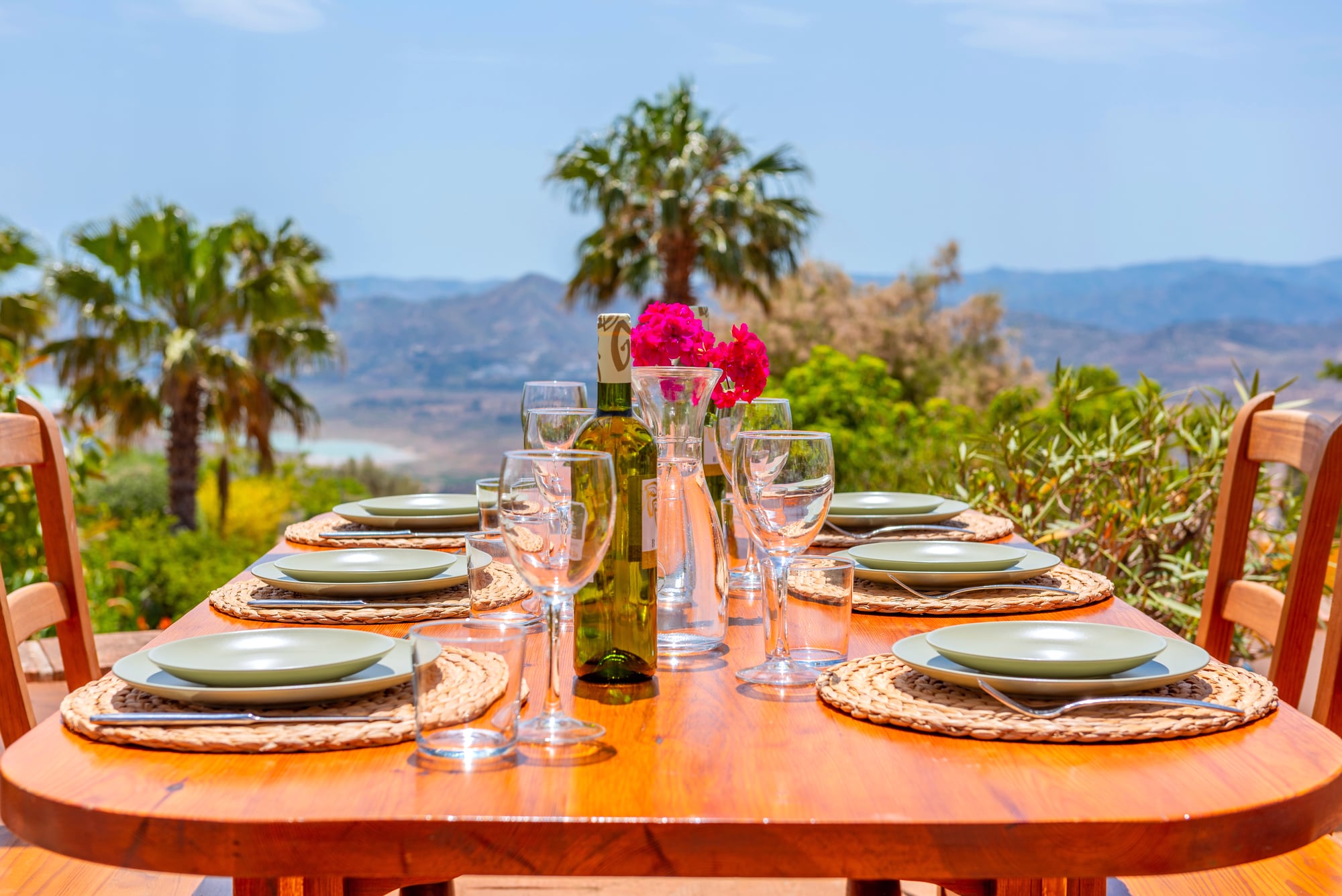 Photograph of dining at Finca Cantueso