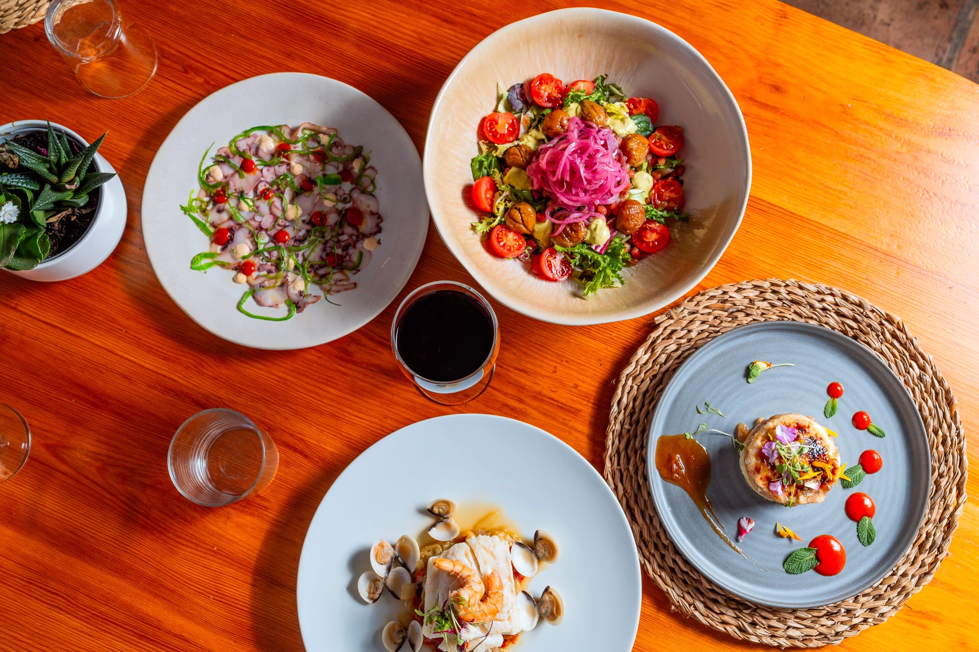 Photograph of dining at Finca Cantueso