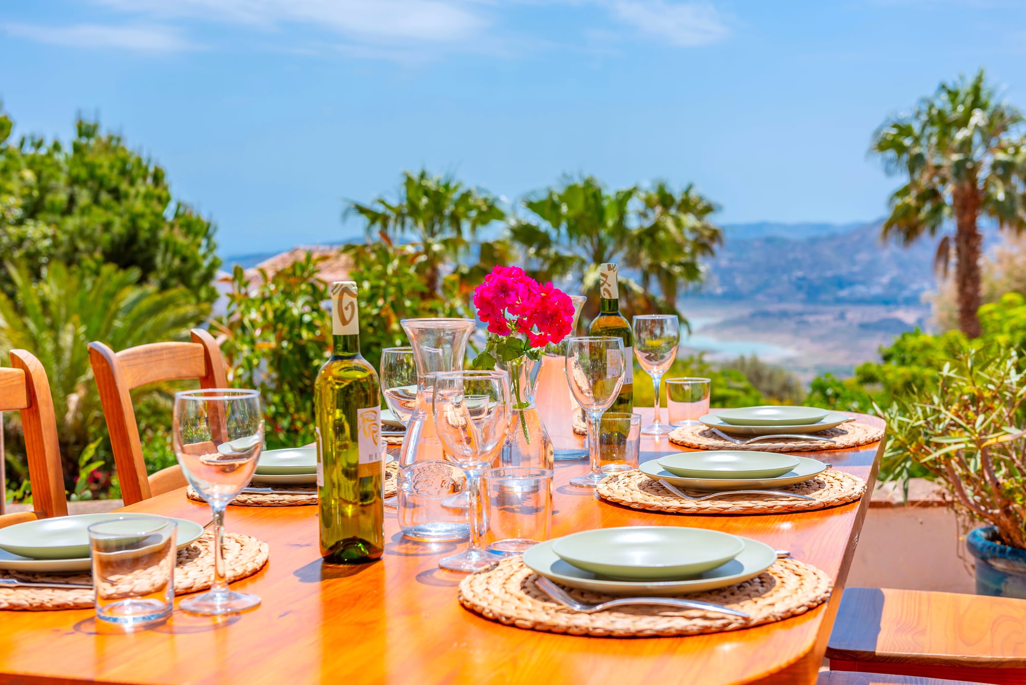 Photograph of dining at Finca Cantueso